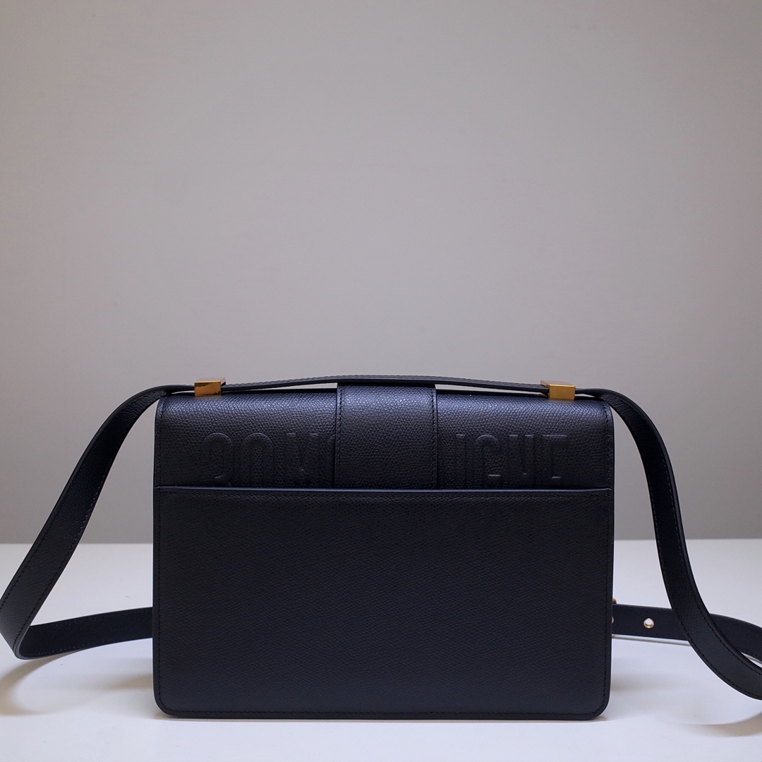 30 Montaigne Bag Black Grained Calfskin